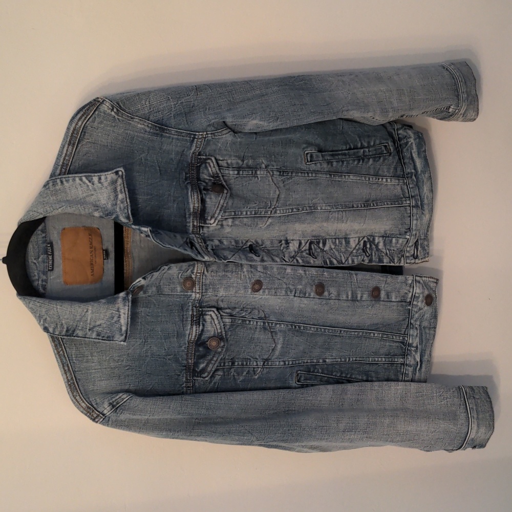 AEO American Eagle Distressed Denim Jacket Extreme Flex 4